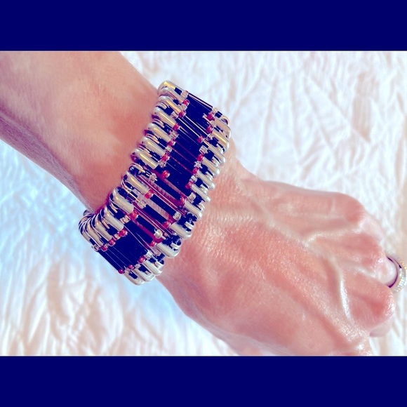 Women’s handmade safety pin 🧷 bracelet - Picture 2 of 7